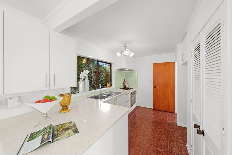 Photo of property in 1/22 Cornelian Crescent, Half Moon Bay, Auckland, 2012