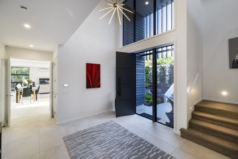 Photo of property in 29 Oscar Road, Greenhithe, Auckland, 0632