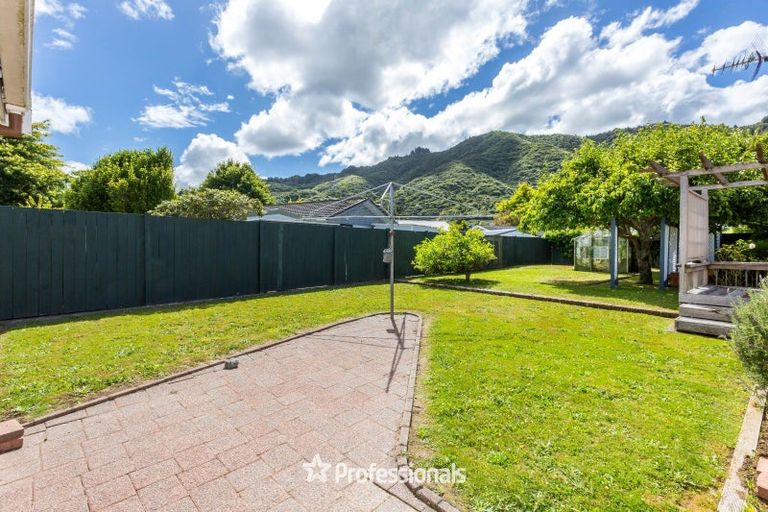 Photo of property in 10 Laredo Grove, Totara Park, Upper Hutt, 5018