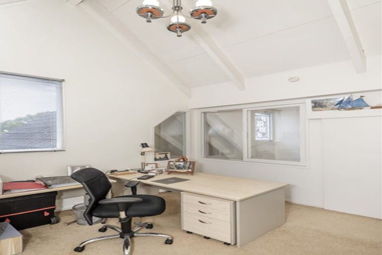 Photo of property in 130 Fisher Parade, Sunnyhills, Auckland, 2010