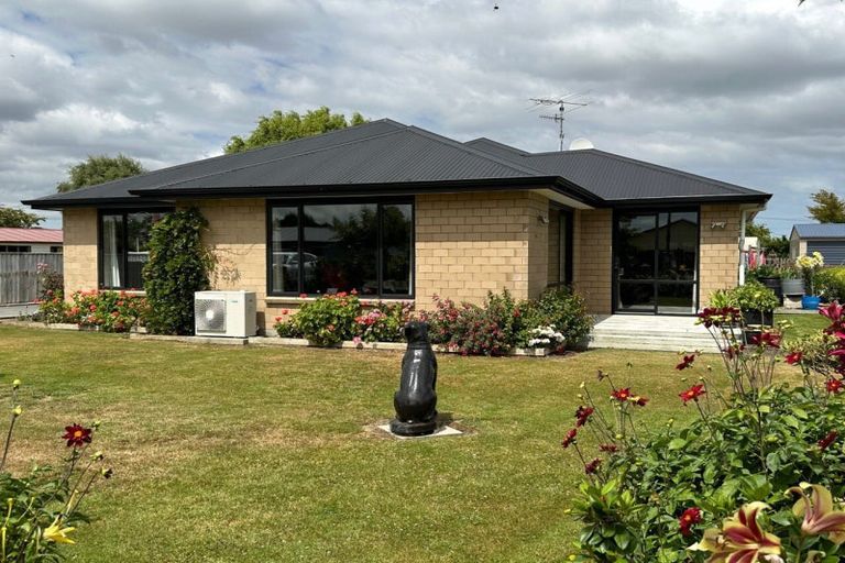 Photo of property in 18 Mauchline Street, Wallacetown, 9816