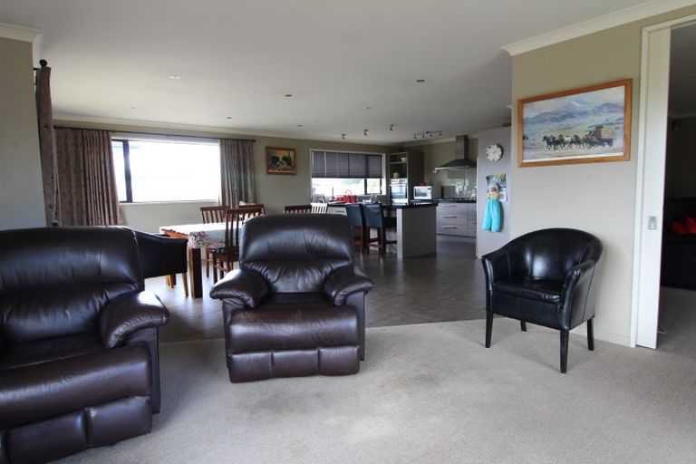 Photo of property in 18 Mauchline Street, Wallacetown, 9816