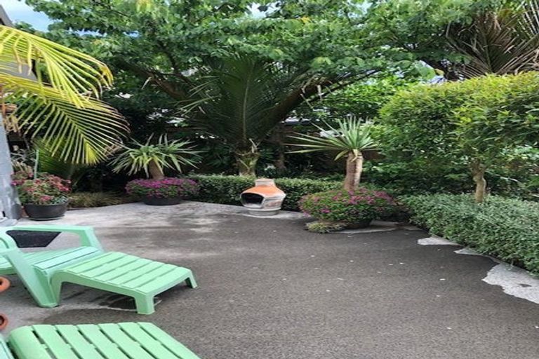 Photo of property in 116b Mcleod Road, Te Atatu South, Auckland, 0610