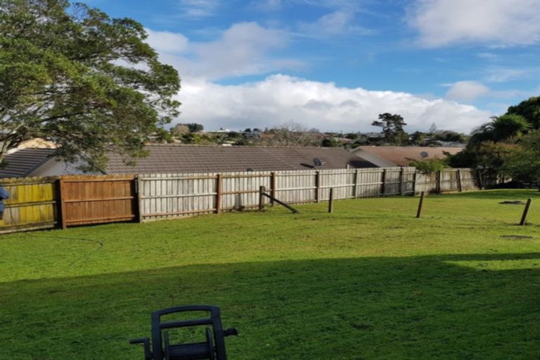 Photo of property in 133a Vodanovich Road, Te Atatu South, Auckland, 0610