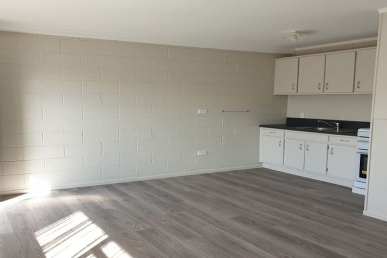 Photo of property in 9a Springs Road, Parakai, 0830