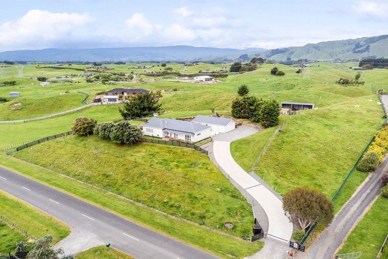 Photo of property in 191 Pukenamu Road, Te Horo, Otaki, 5581