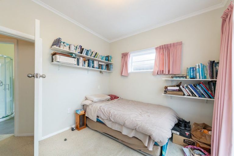 Photo of property in 23 Kowhai Avenue, Ebdentown, Upper Hutt, 5018