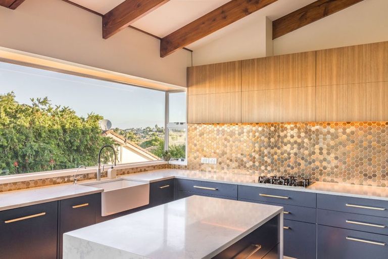 Photo of property in 19 Westpark Drive, West Harbour, Auckland, 0618