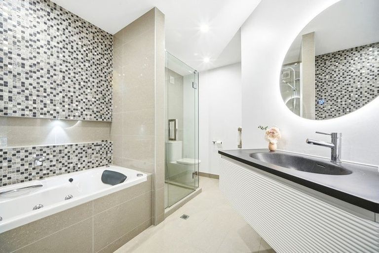 Photo of property in 14 Landing Drive, Albany, Auckland, 0632