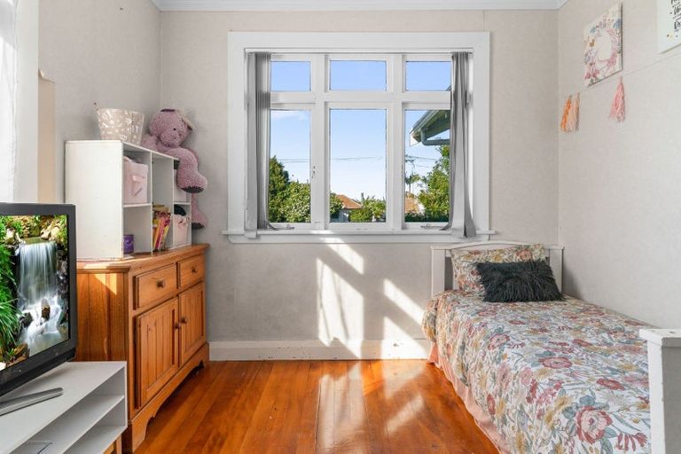 Photo of property in 30 Third Avenue, Avenues, Whangarei, 0110