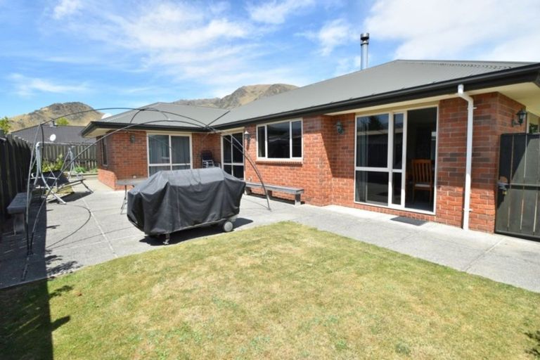 Photo of property in 19 Benmore Place, Omarama, 9412
