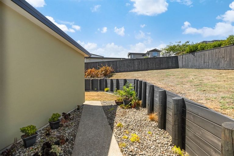 Photo of property in 7 Sumner Terrace, Aotea, Porirua, 5024