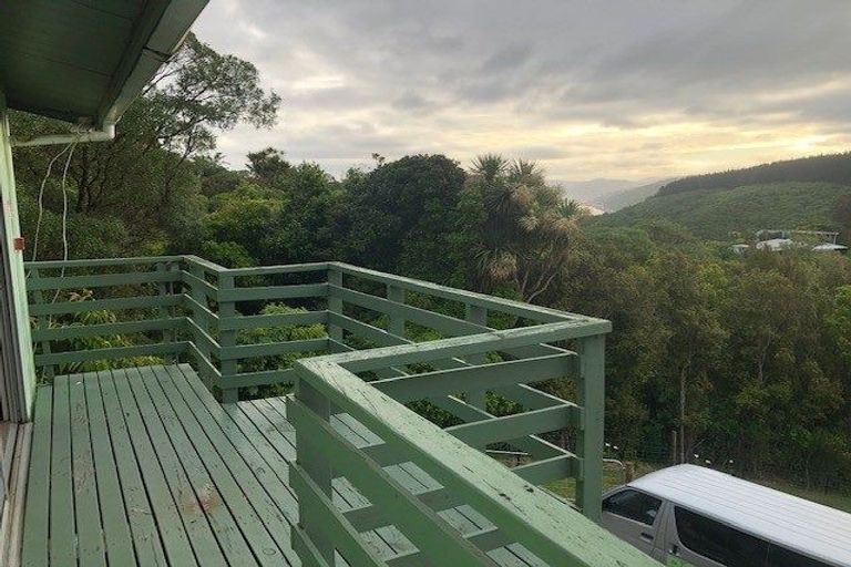 Photo of property in 2/37 Singers Road, Korokoro, Lower Hutt, 5012