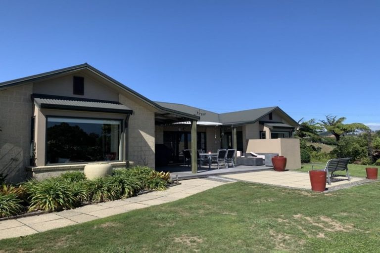 Photo of property in 60 Shelter Grove, Frankleigh Park, New Plymouth, 4310