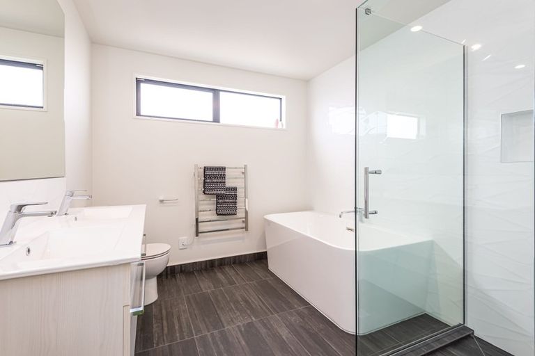 Photo of property in 1/177 Edgeware Road, Edgeware, Christchurch, 8013