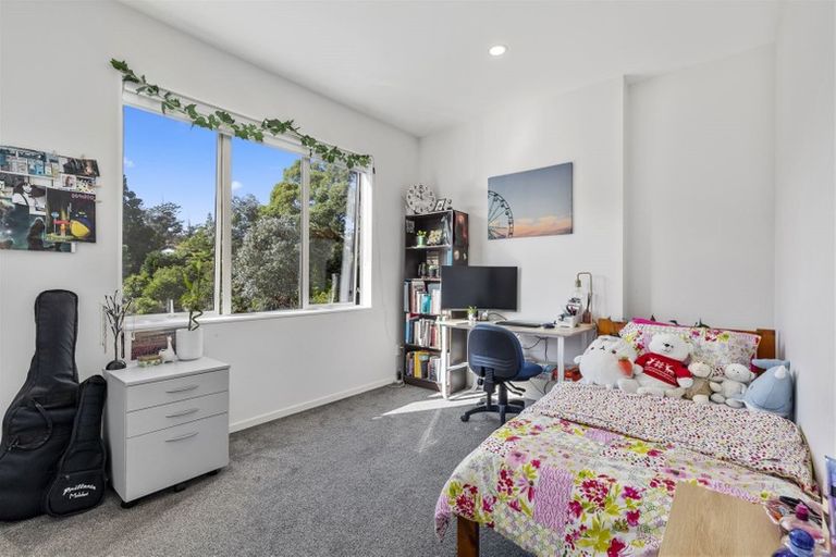 Photo of property in 25 Sunshine Boulevard, Sunnyvale, Auckland, 0612