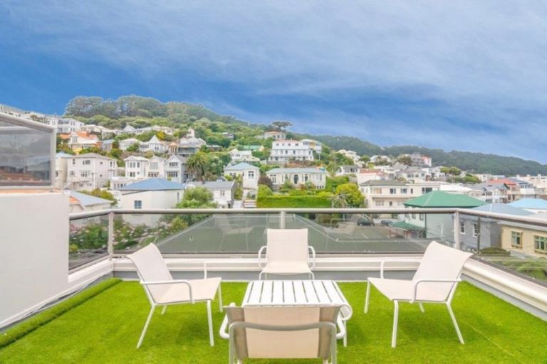 Photo of property in Mcfarlane Mews, 8/2 Mcfarlane Street, Mount Victoria, Wellington, 6011