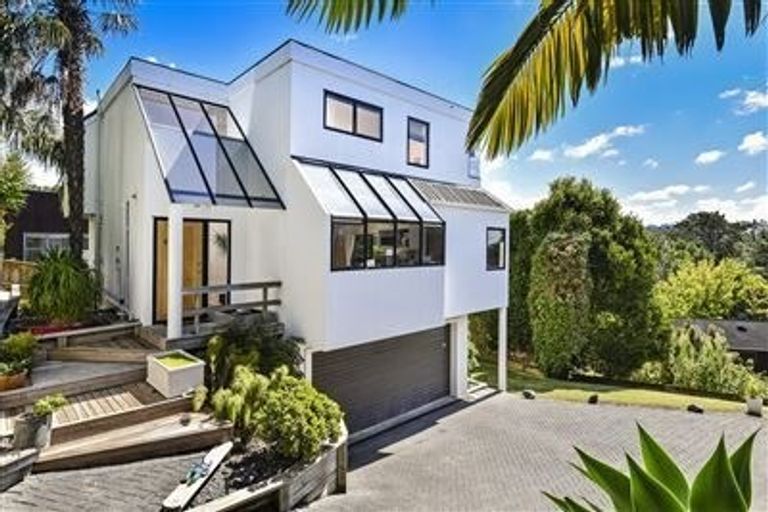 Photo of property in 4/61 Sunrise Avenue, Murrays Bay, Auckland, 0630