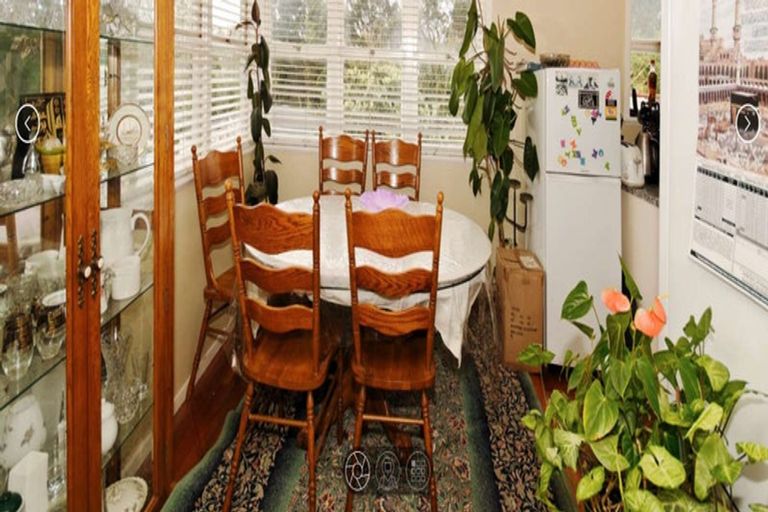 Photo of property in 35 Longburn Road, Henderson, Auckland, 0610