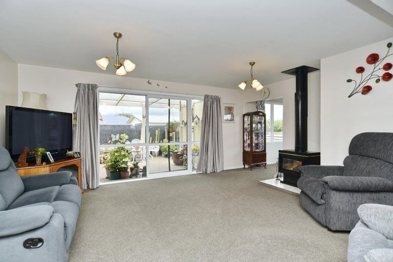 Photo of property in 10 Seadown Crescent, Amberley, 7410