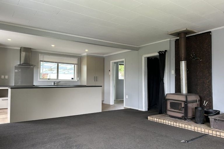 Photo of property in 16 Mawhera Street, Dobson, Greymouth, 7805