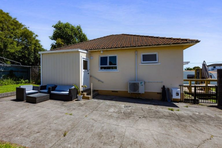 Photo of property in 205 South Road, Spotswood, New Plymouth, 4310