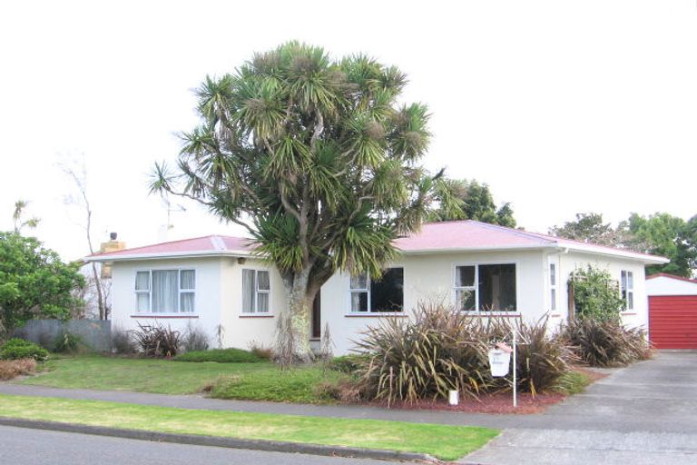 Photo of property in 10 Waterloo Crescent, Hokowhitu, Palmerston North, 4410