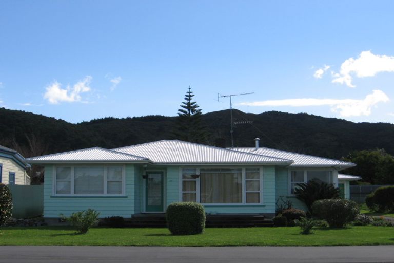 Photo of property in 29 Johnston Street, Featherston, 5710