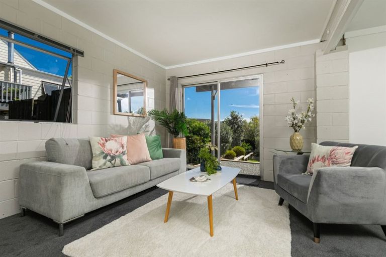 Photo of property in 7 Seabar Place, Glen Eden, Auckland, 0602