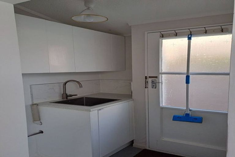 Photo of property in 43b Cypress Drive, Maungaraki, Lower Hutt, 5010