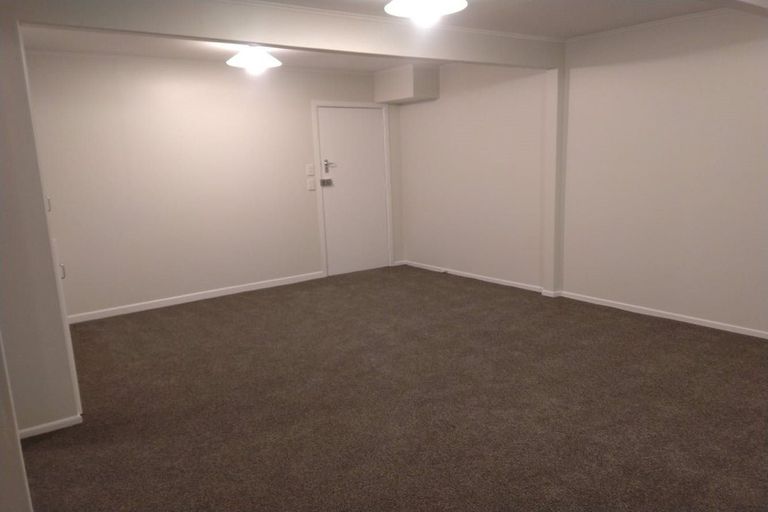 Photo of property in 103 Kenmore Street, Newlands, Wellington, 6037