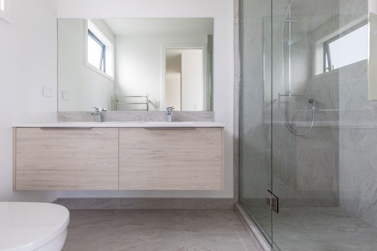 Photo of property in 9 Kumukumu Road, Long Bay, Auckland, 0630