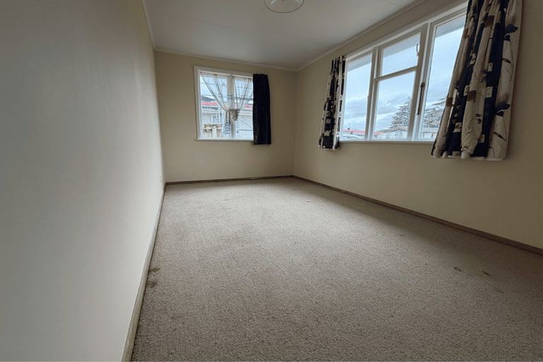 Photo of property in 18 Hinemoa Street, Levin, 5510