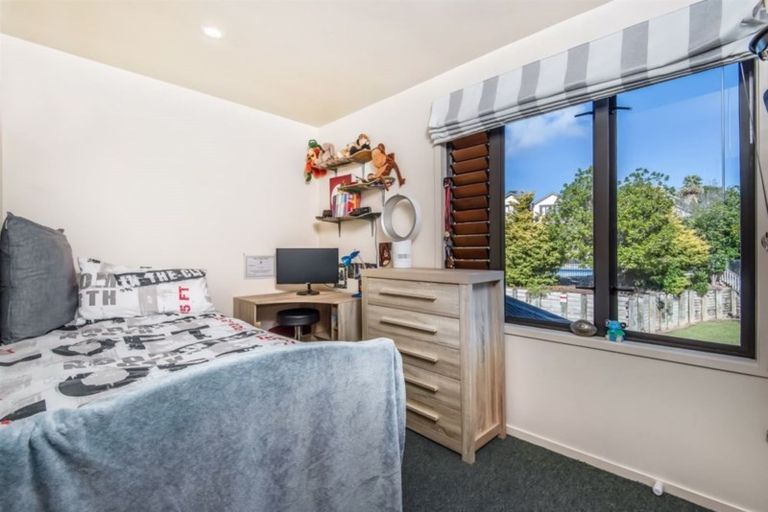 Photo of property in 8/11 The Avenue, Albany, Auckland, 0632