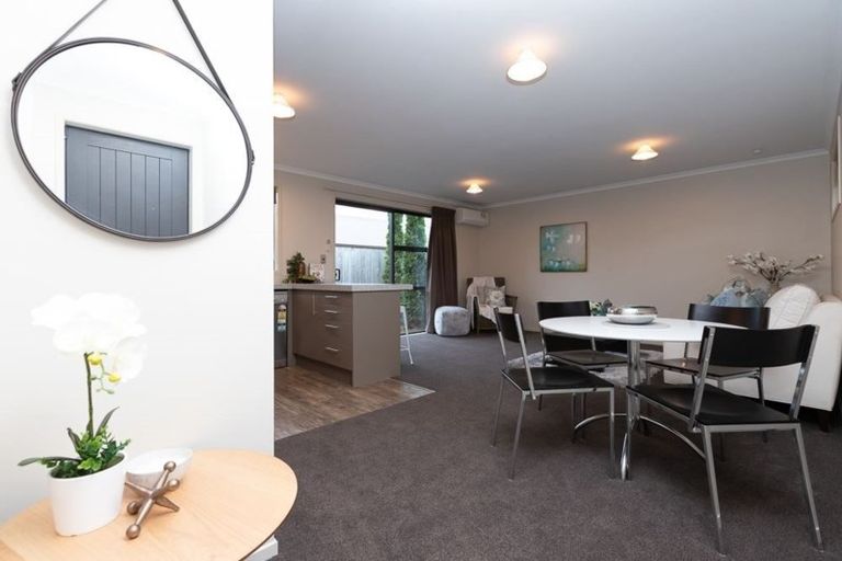 Photo of property in 2/108 Old Farm Road, Hamilton East, Hamilton, 3216