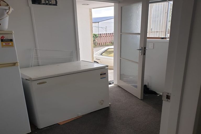 Photo of property in 19 Sandspit Road, Waiuku, 2123