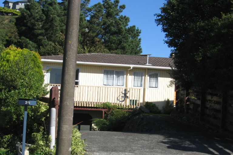 Photo of property in 30 Lupin Terrace, Tawa, Wellington, 5028