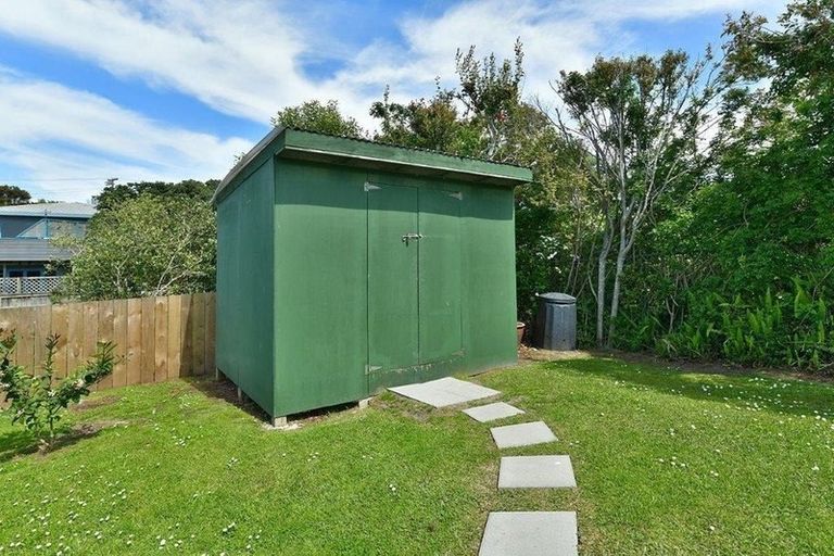 Photo of property in 17 Dalton Road, Snells Beach, 0920