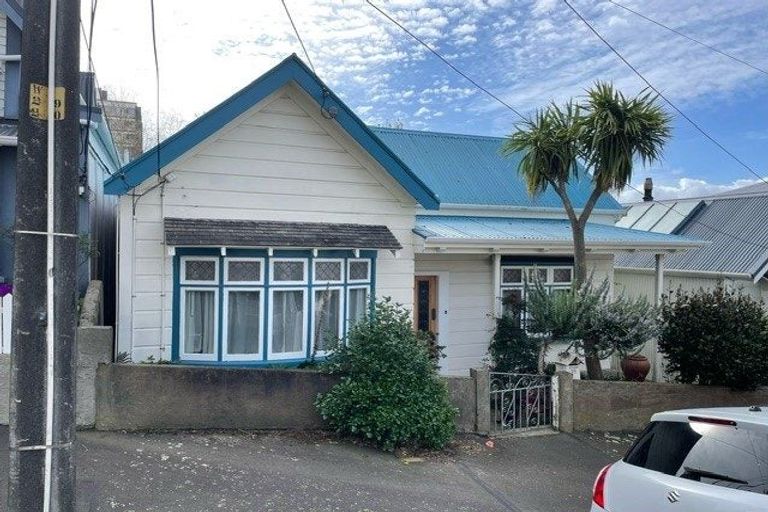 Photo of property in 14 Newman Terrace, Thorndon, Wellington, 6011