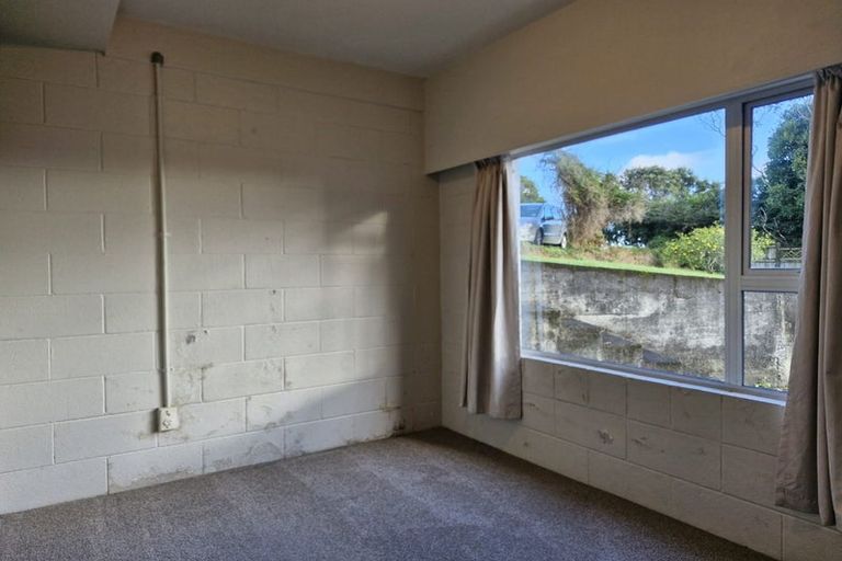 Photo of property in 111 Glenpark Avenue, Frankleigh Park, New Plymouth, 4310
