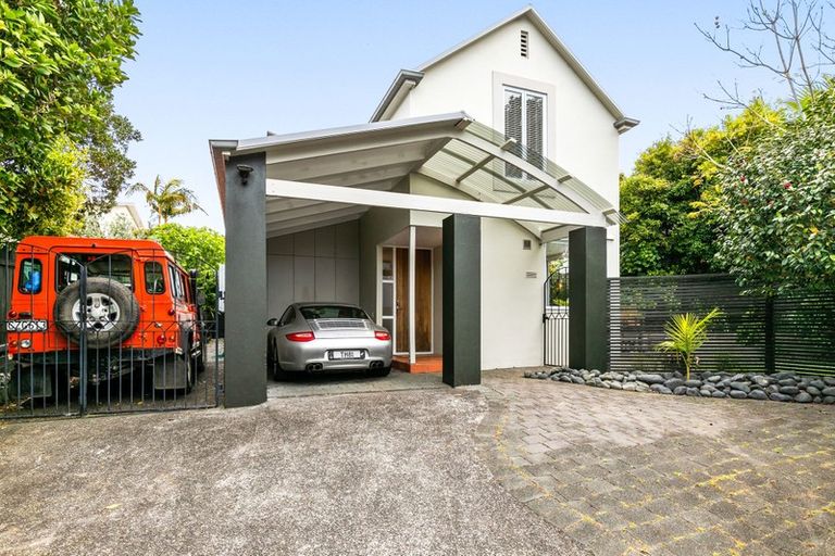 Photo of property in 2/22 Regina Street, Westmere, Auckland, 1022