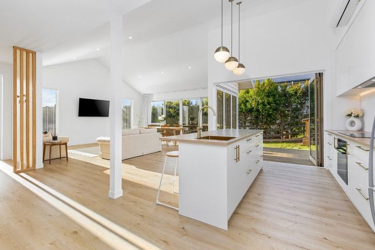 Photo of property in 31 Hewson Drive, Snells Beach, 0920