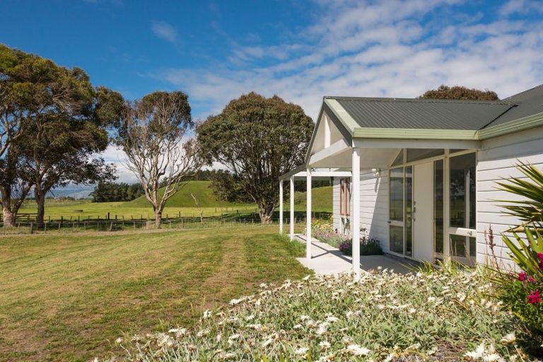 Photo of property in 450 Foxton Shannon Road, Foxton, 4893