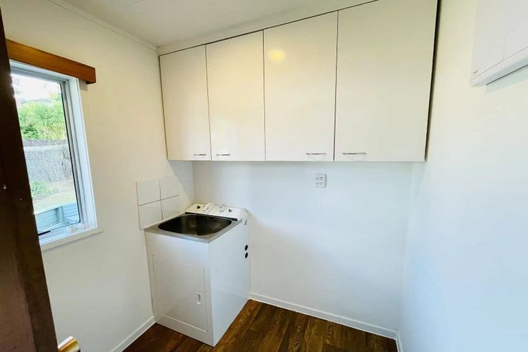 Photo of property in 72 Kaipatiki Road, Glenfield, Auckland, 0629