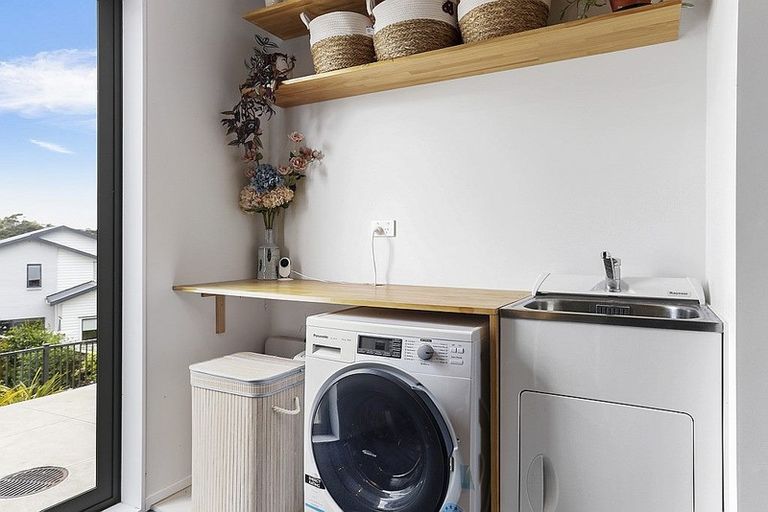 Photo of property in 70 Manutewhau Road, Massey, Auckland, 0614