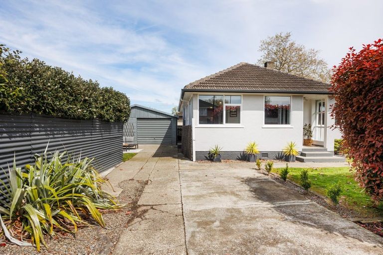 Photo of property in 2 Belfast Place, Roslyn, Palmerston North, 4414