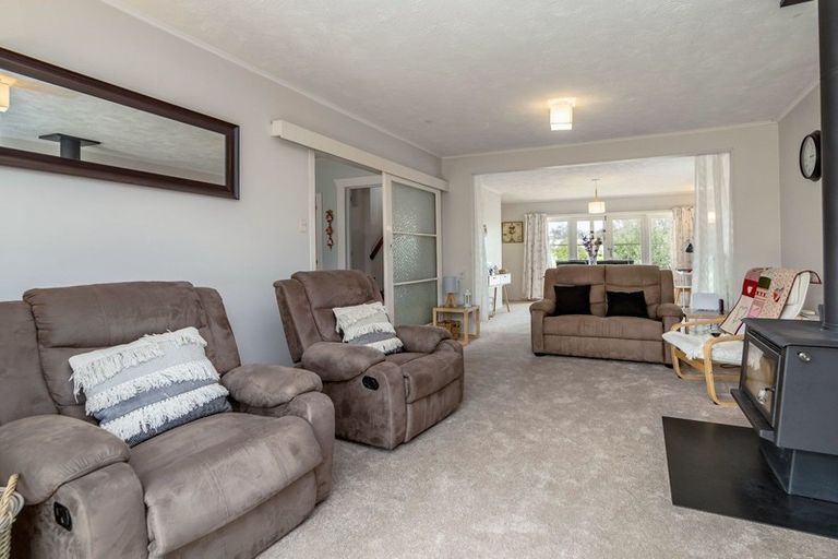 Photo of property in 27 Wavell Crescent, Lansdowne, Masterton, 5810