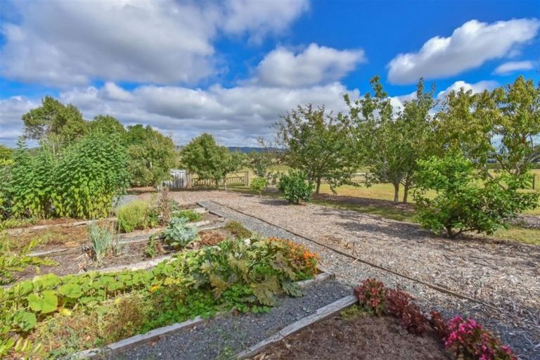 Photo of property in 470 Clevedon Kawakawa Road, Clevedon, Papakura, 2585