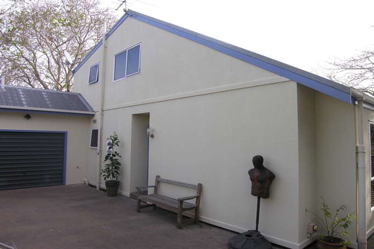 Photo of property in 2/4 Gazelle Avenue, Beach Haven, Auckland, 0626