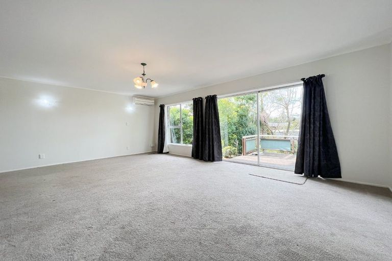 Photo of property in 13 Dunraven Place, Torbay, Auckland, 0630
